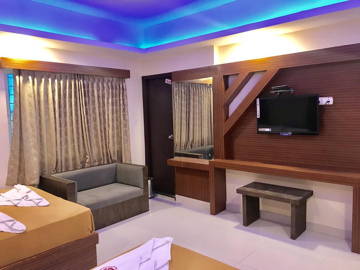Hotel Grand Suites Бангалор Екстериор снимка