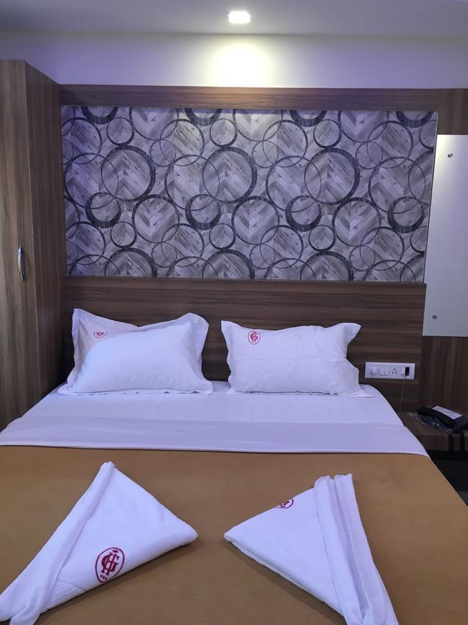 Hotel Grand Suites Бангалор Екстериор снимка