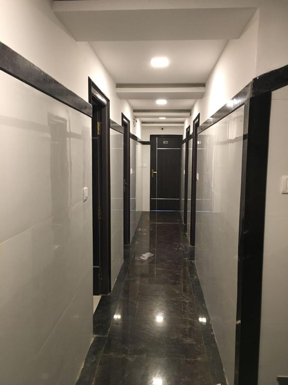 Hotel Grand Suites Бангалор Екстериор снимка